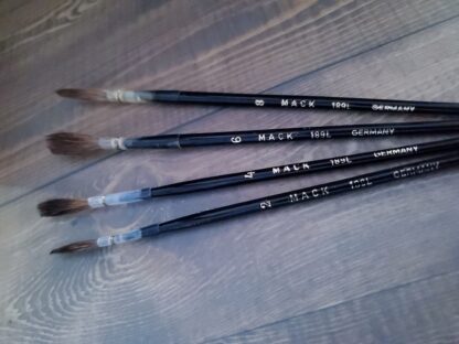 Mack Imported Grey Quills - Lettering Brushes - Image 2