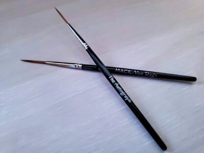 Von Dago Autograph Brush